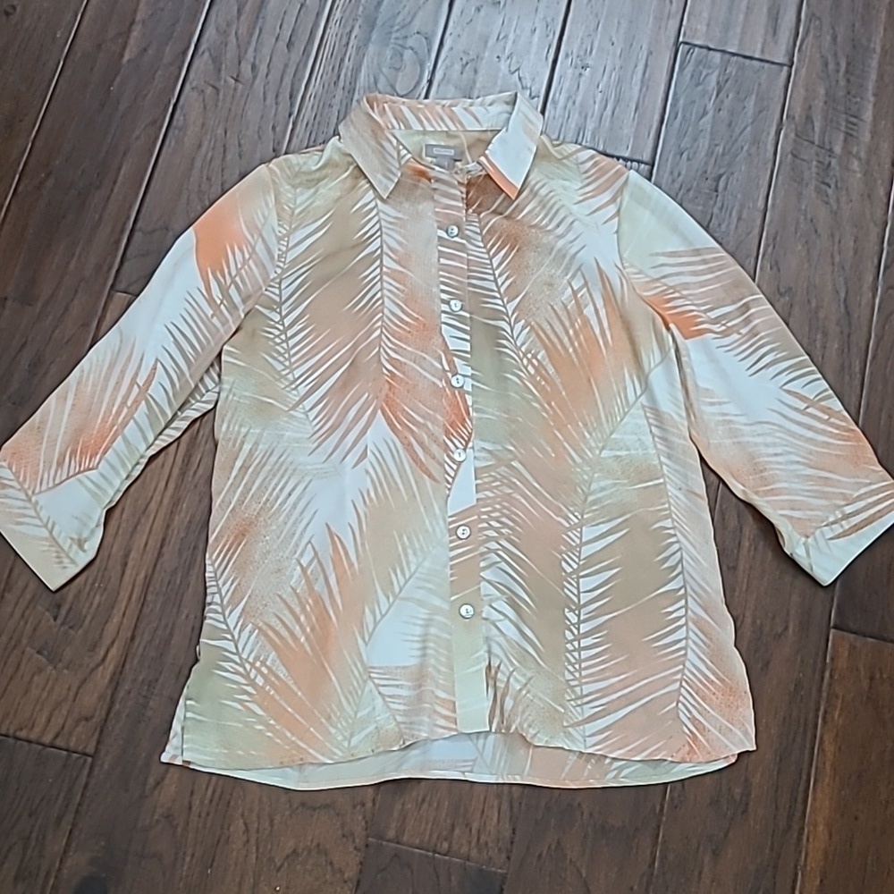 Chico's Peach, Cream & Tan Tropical Print Button-up Blouse size 1 (Medium)